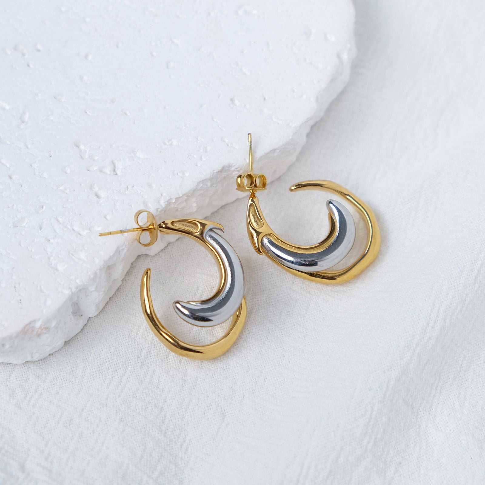 Wholesale 1 Pair Casual Shiny U Shape Solid Color Asymmetrical Plating 304 Stainless Steel 14K Gold Plated Earrings - coojewelry