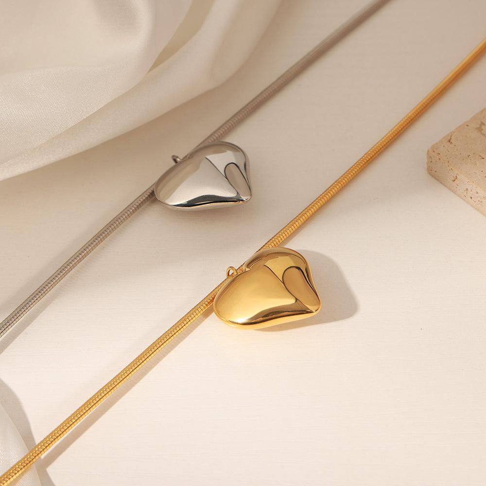 Wholesale Casual Elegant Simple Style Heart Shape Titanium Steel Plating 18K Gold Plated Pendant Necklace - coojewelry