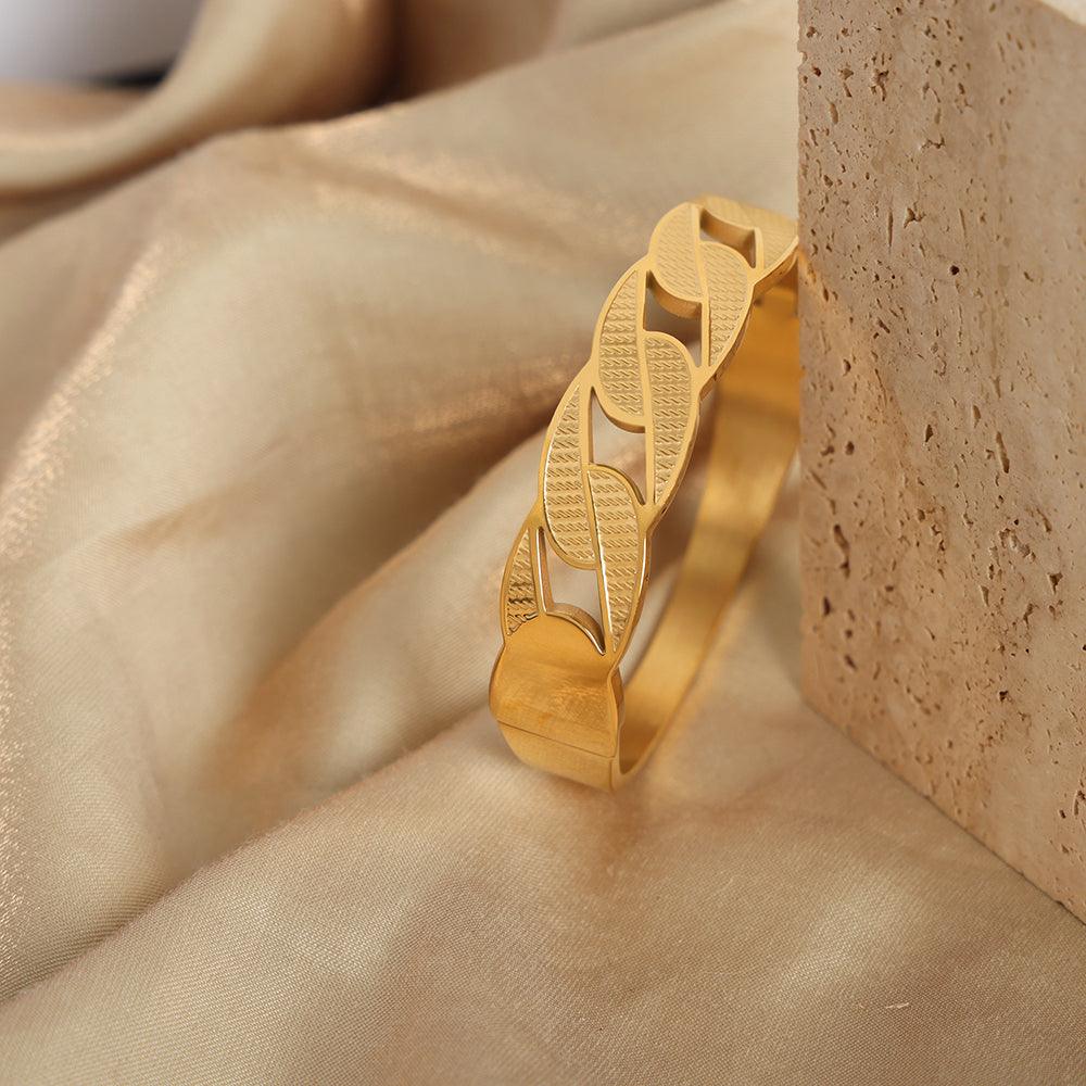 Wholesale Casual Simple Style Solid Color Titanium Steel Criss Cross Plating 18K Gold Plated Bangle - coojewelry