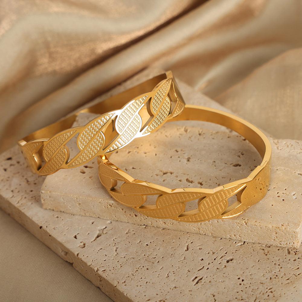 Wholesale Casual Simple Style Solid Color Titanium Steel Criss Cross Plating 18K Gold Plated Bangle - coojewelry