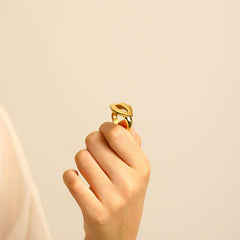 Wholesale Exaggerated Luxurious Modern Style Lips Stainless Steel Asymmetrical Indentation Polishing 18K Gold Plated Rings - coojewelry