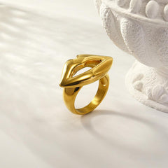 Wholesale Exaggerated Luxurious Modern Style Lips Stainless Steel Asymmetrical Indentation Polishing 18K Gold Plated Rings - coojewelry