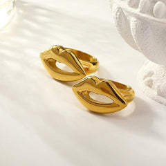 Wholesale Exaggerated Luxurious Modern Style Lips Stainless Steel Asymmetrical Indentation Polishing 18K Gold Plated Rings - coojewelry