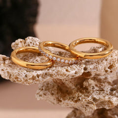 Wholesale Simple Classic Round Stainless Steel Rings 18K Gold Plated with Rhinestone Inlays - coojewelry