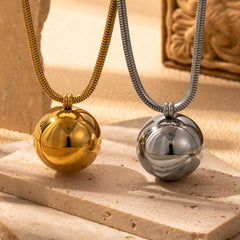 Wholesale Simple Style Round Stainless Steel Plating 18K Gold Plated Pendant Necklace - coojewelry