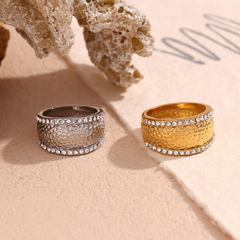 Wholesale Vintage Style Simple Geometric Stainless Steel Rings with Artificial Diamond Inlay 18k Gold Plated - coojewelry