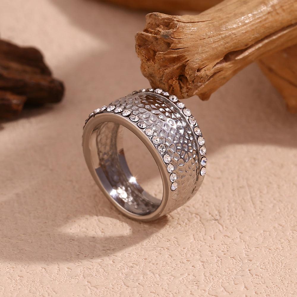 Wholesale Vintage Style Simple Geometric Stainless Steel Rings with Artificial Diamond Inlay 18k Gold Plated - coojewelry