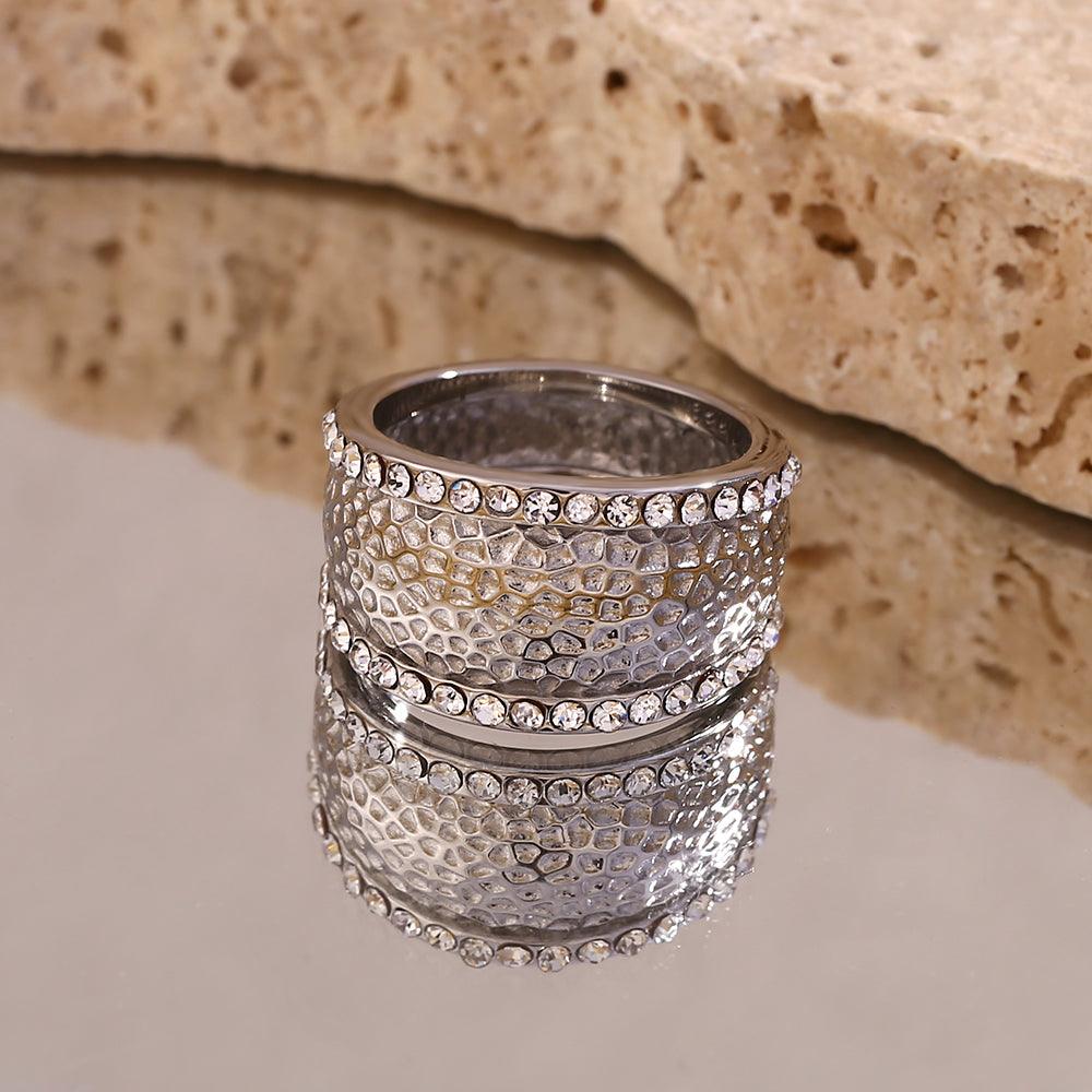 Wholesale Vintage Style Simple Geometric Stainless Steel Rings with Artificial Diamond Inlay 18k Gold Plated - coojewelry