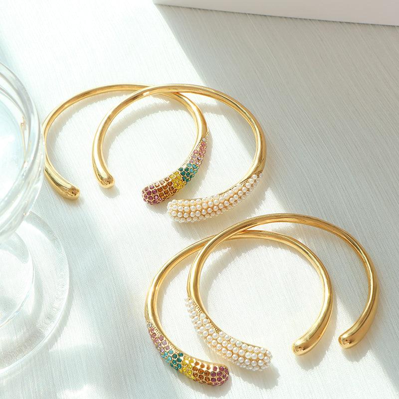 Wholesale Vintage Style Vacation Commute Round Titanium Steel Asymmetrical Plating Zircon Inlay 18K Gold Plated Bangle - coojewelry