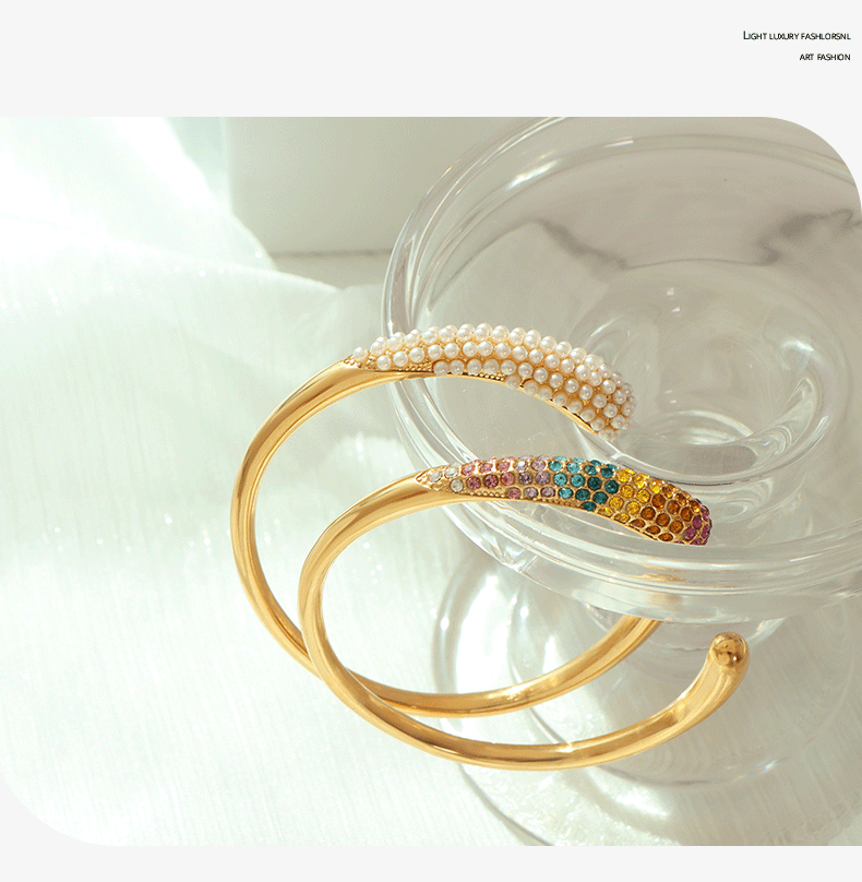Wholesale Vintage Style Vacation Commute Round Titanium Steel Asymmetrical Plating Zircon Inlay 18K Gold Plated Bangle - coojewelry