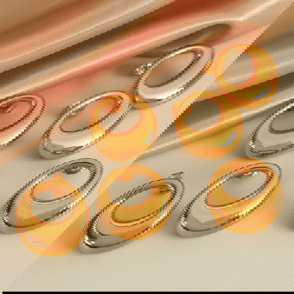 wholesale IG Style Casual Elegant Circle Polishing Hollow Out 304 Stainless Steel 18K Gold Plated Ear Studs - coojewelry