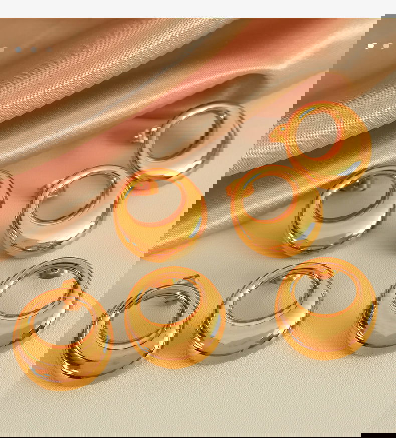 wholesale IG Style Casual Elegant Circle Polishing Hollow Out 304 Stainless Steel 18K Gold Plated Ear Studs - coojewelry